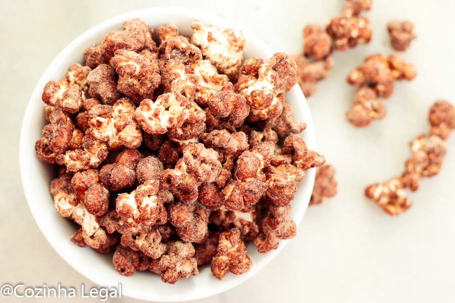 Aprenda a Fazer 5 Tipos Diferentes de Pipoca Doce: Pipoca Caramelada, Pipoca de Chocolate, Pipoca com Ninho, Pipoca com Nescau e Pipoca com Chocolate e Ninho.
